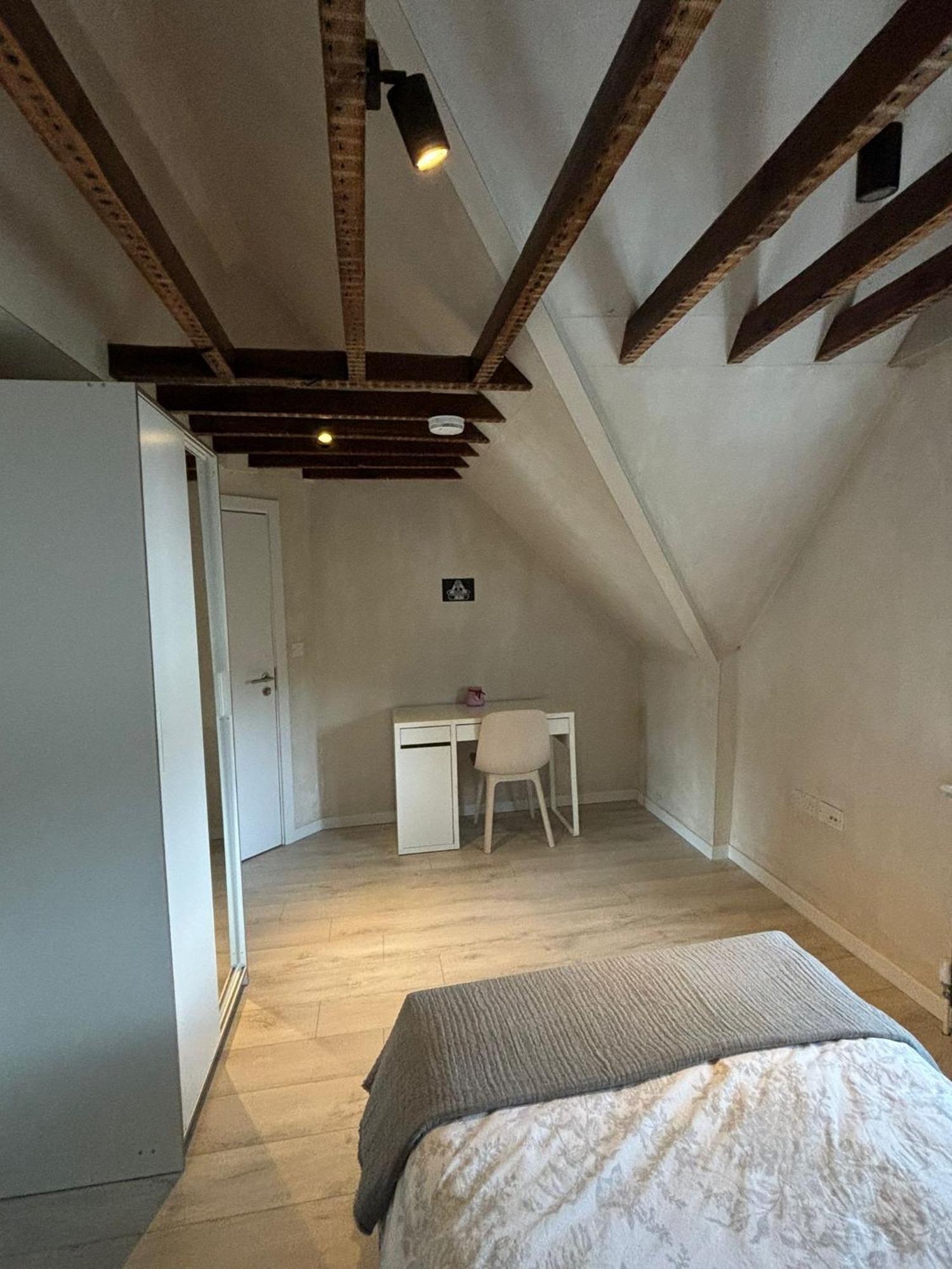 Ensuite With Private Bathroom, Londra
